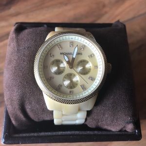 Michael Kors Women’s MK5039 Ritz Horn Watch